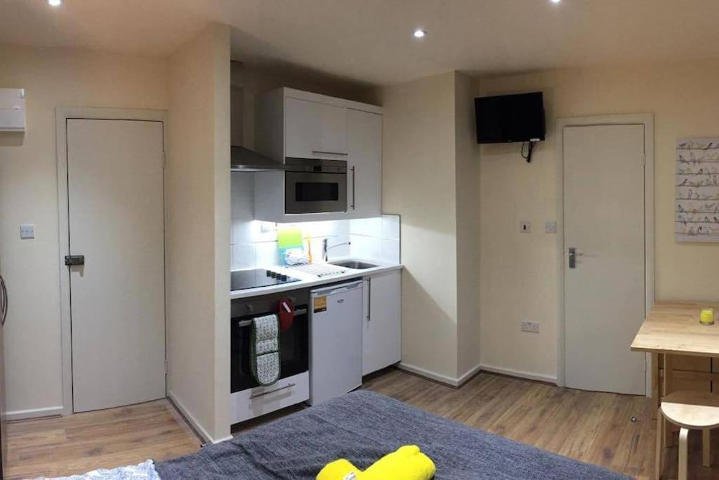 High Road Studios London Ngoại thất bức ảnh