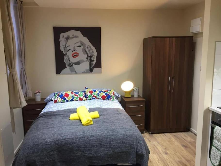 High Road Studios London Ngoại thất bức ảnh